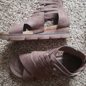 Pierre Dumas Summer Sandals, Brown, Size 11.0